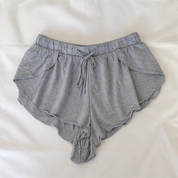 Free People The Essential Heather Grey Ruffled Lounge Shorts. Size Medium - Picture 4 of 7